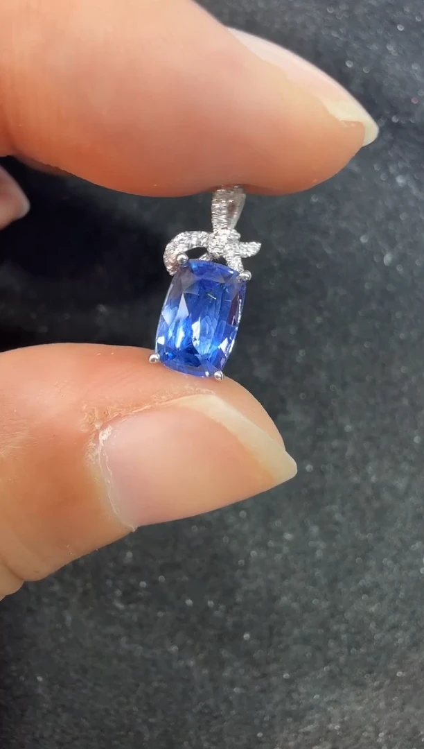 18K金镶嵌定制定制蓝宝石天然无烧吉尔德2.01克拉矢车菊