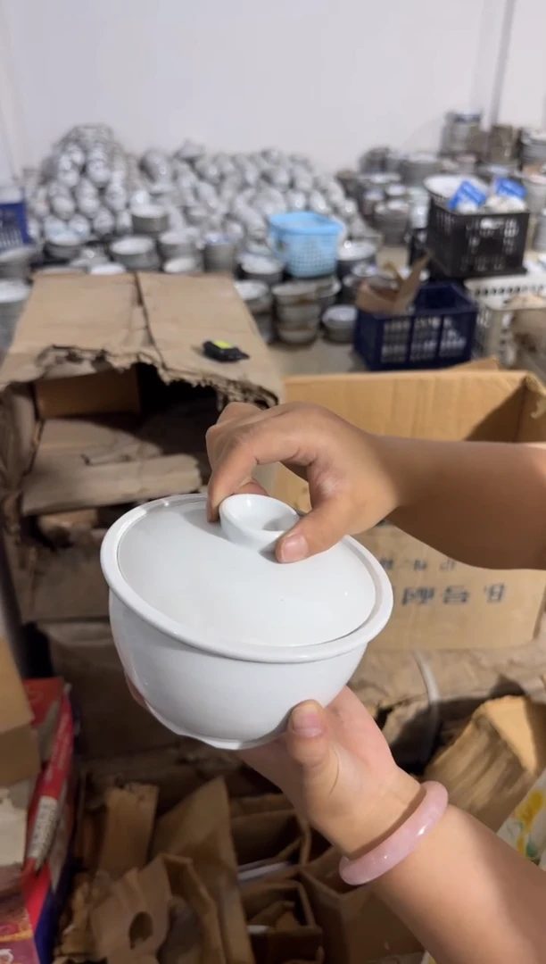 摆件纯白炖盅600毫升有瑕请慎拍