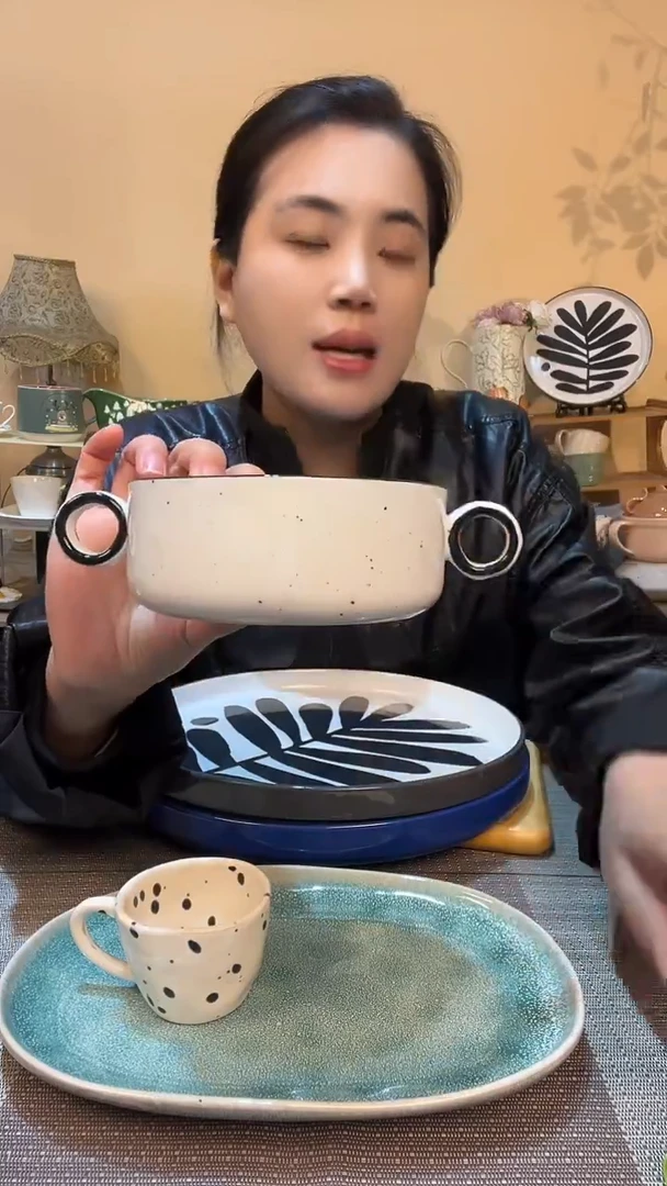 瓷片5英寸双耳碗  微瑕介意勿拍