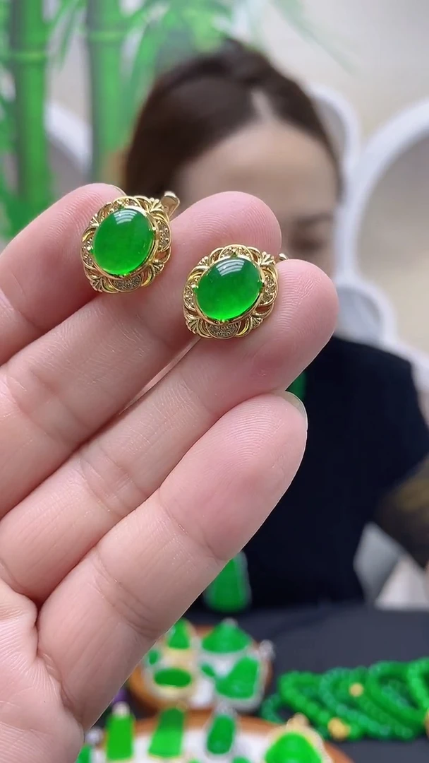 14K金镶嵌翡翠耳饰A110