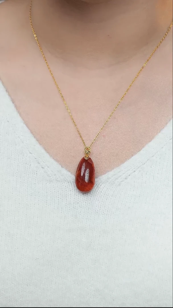 18K金镶嵌吊坠南红玛瑙D