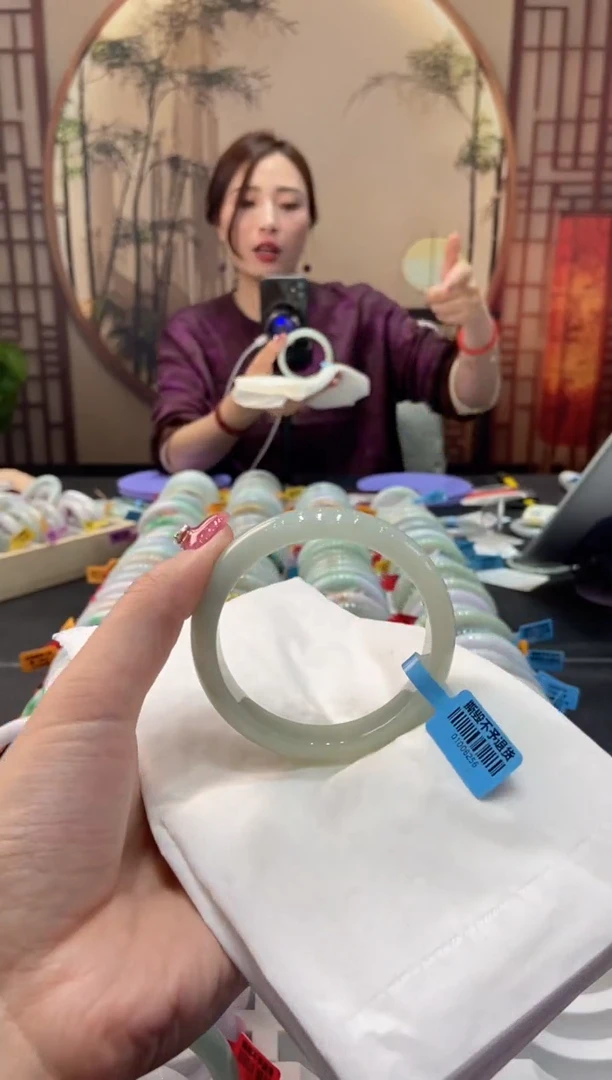 【闪购商品】翡翠手镯未镶嵌00009776