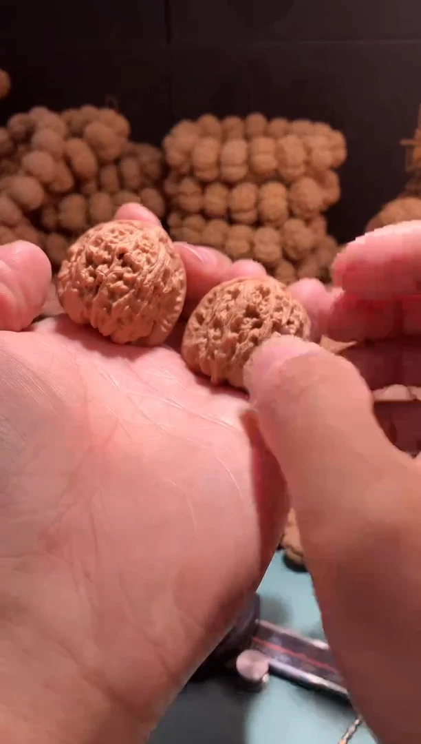 【闪购商品】文玩核桃吊坠8411111111三角白