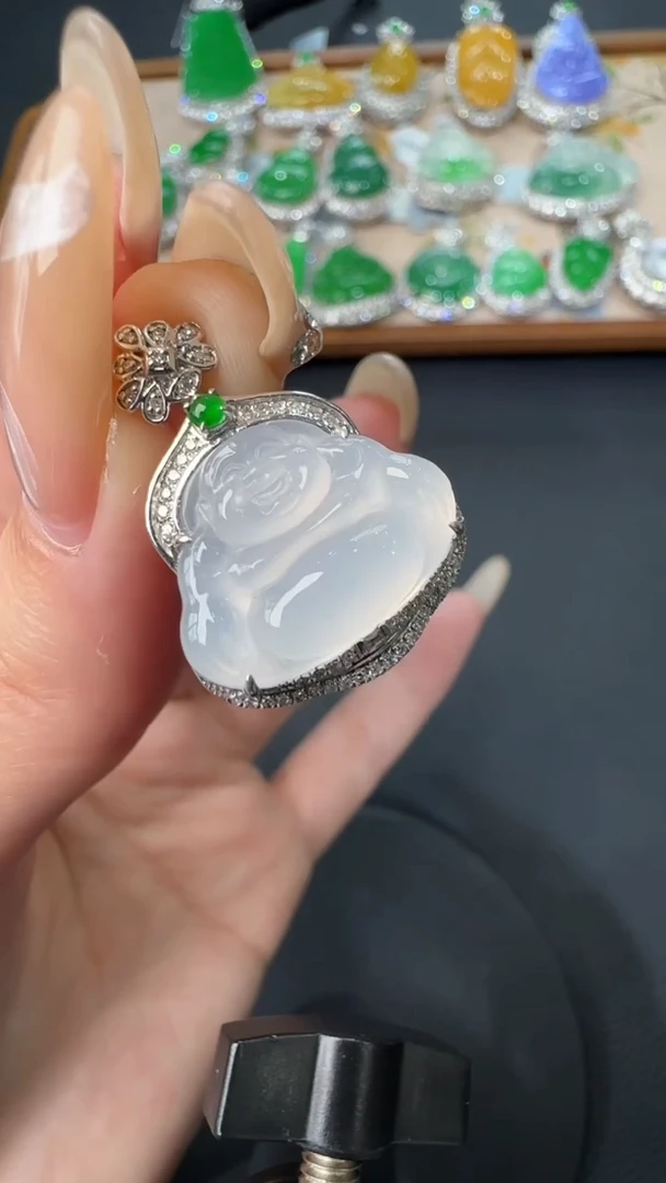 【闪购商品】翡翠吊坠(不含链)18K金镶嵌14