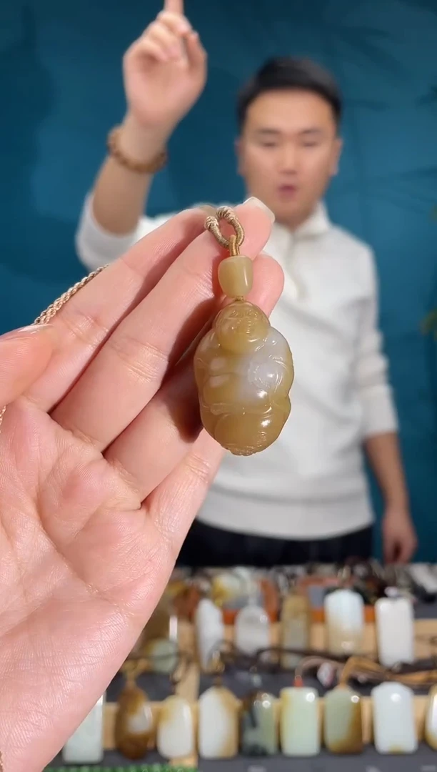 颈饰未镶嵌和田玉1