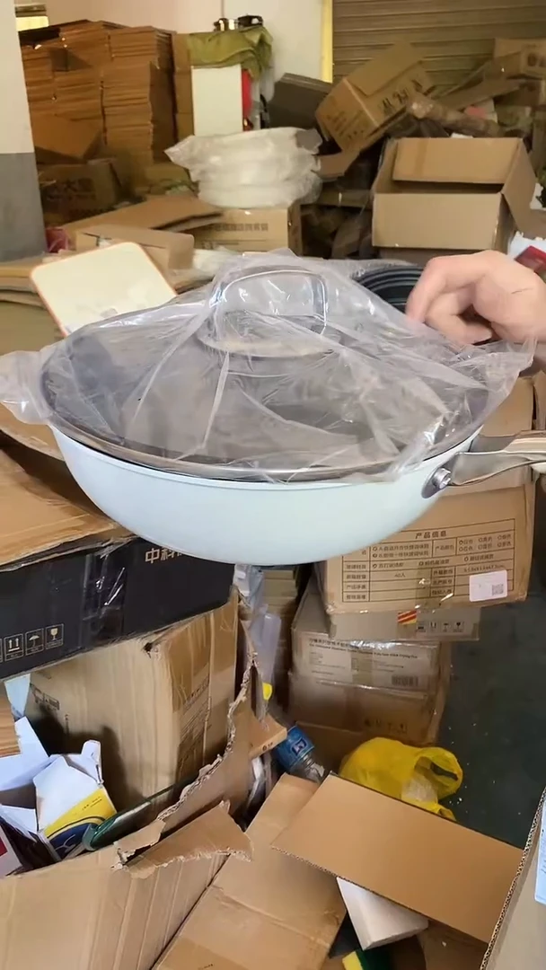 1德马克钛晶炒锅28有盖 锅边有瑕疵