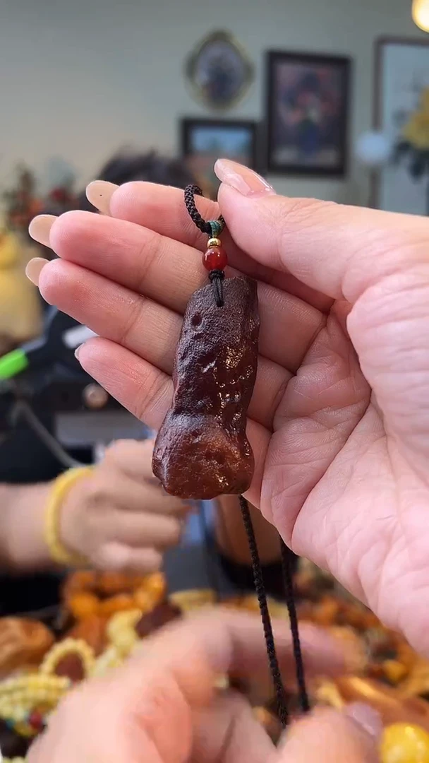 琥珀颈饰未镶嵌吊坠