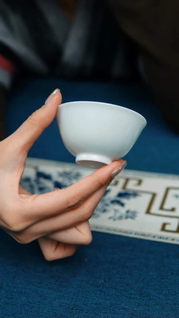 【闪购商品】白瓷润泉杯（微瑕，介意勿拍）