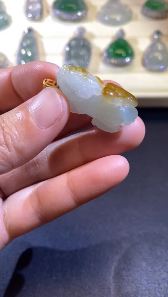 【闪购商品】翡翠吊坠(不含链)18K金镶嵌缅甸天然A货翡翠