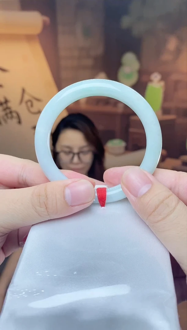未镶嵌手镯翡翠手镯