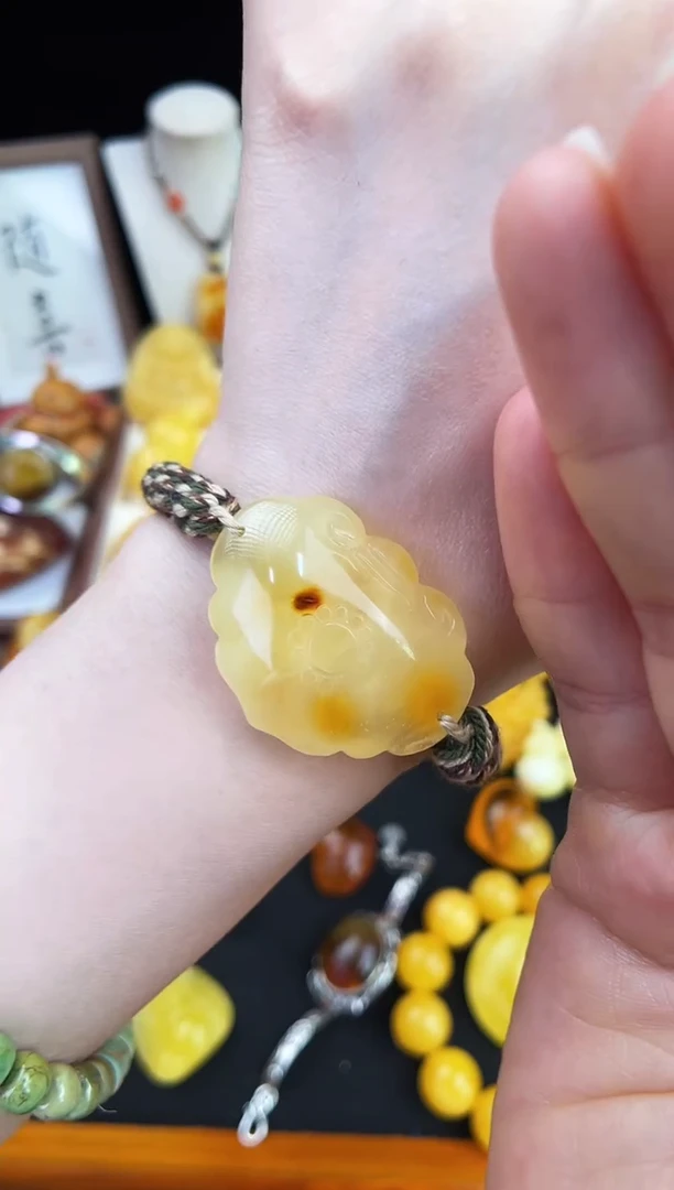 琥珀未镶嵌珠宝奇石柒月