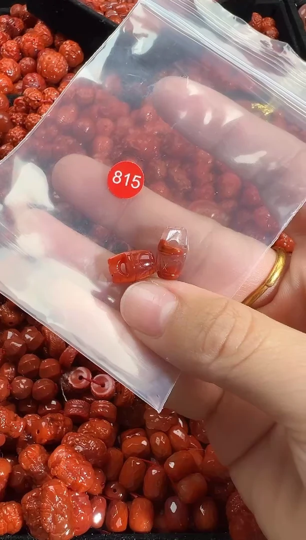 颈饰未镶嵌南红玛瑙1