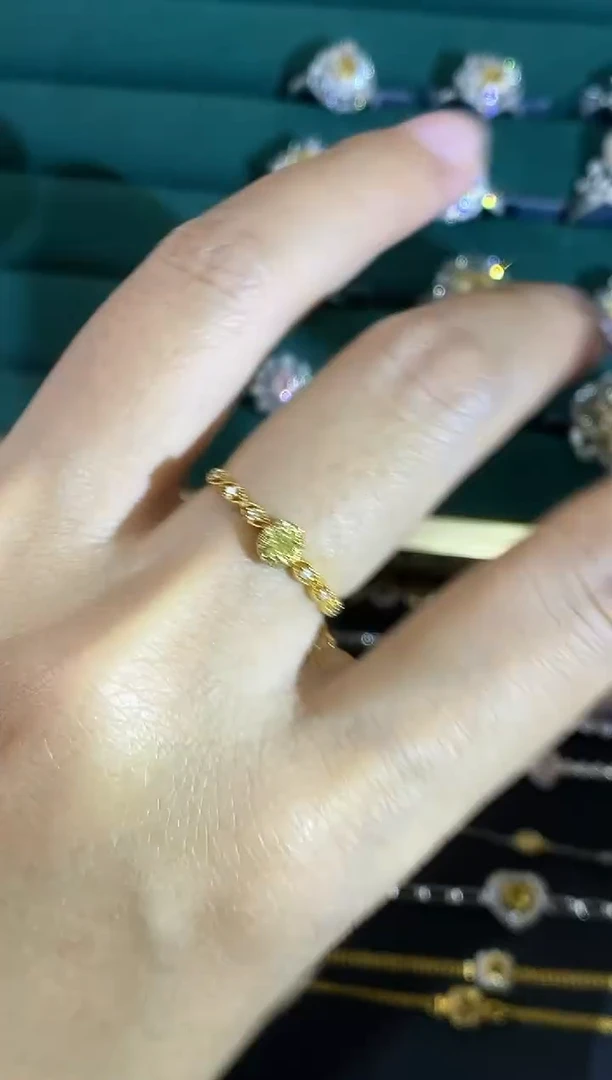 18K金镶嵌戒指钻石111