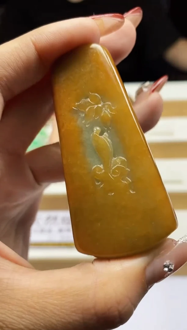 翡翠未镶嵌颈饰翡翠A货