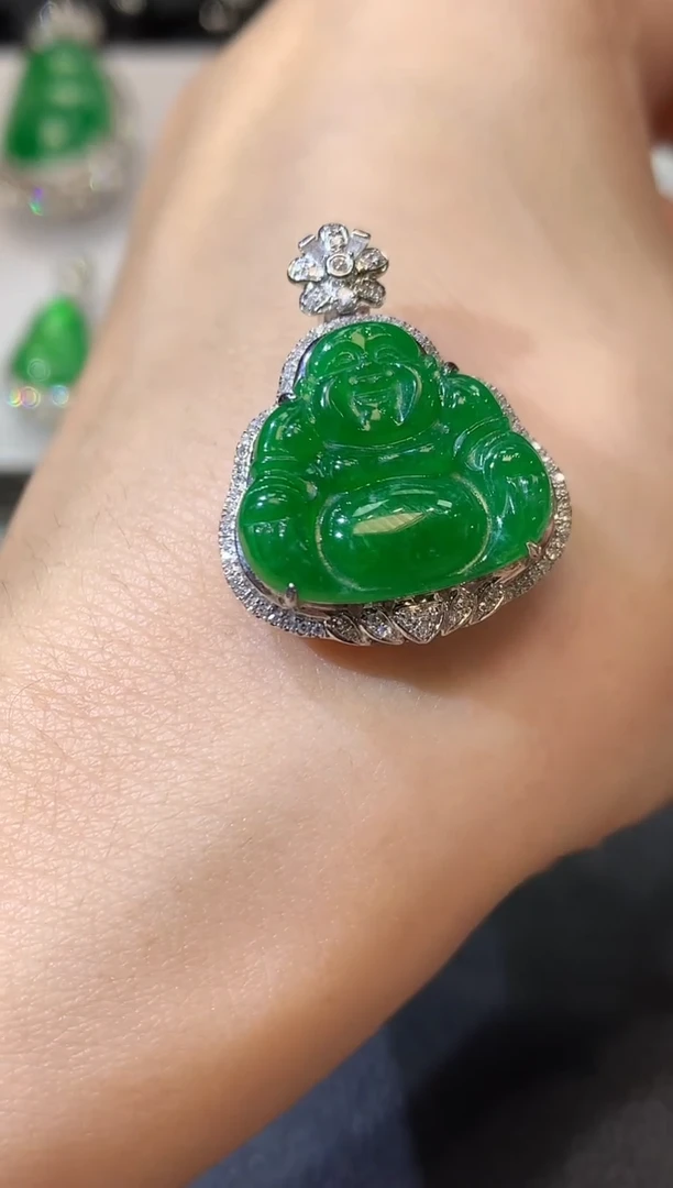 【闪购商品】翡翠吊坠(不含链)18K金镶嵌C28