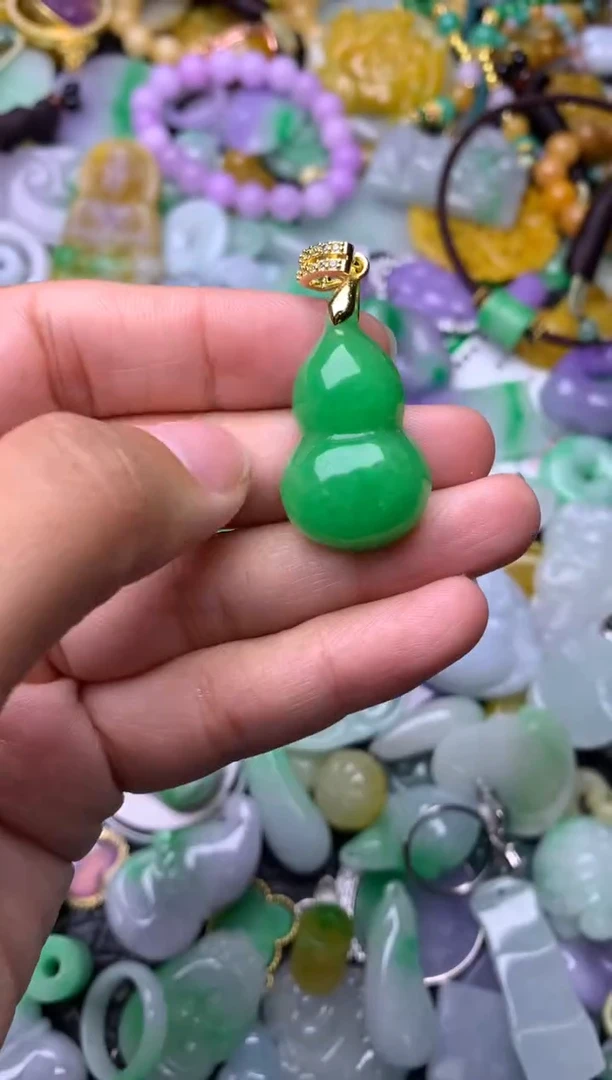 颈饰未镶嵌翡翠缅甸翡翠吊坠