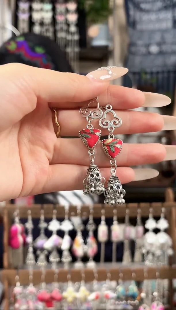 织绣民族风非遗老绣饰品394