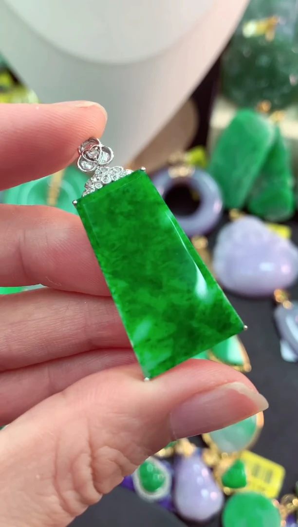 吊坠(不含链)18K金镶嵌翡翠天然缅甸翡翠A货
