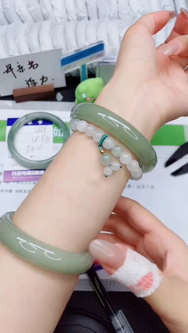 石英质玉手镯未镶嵌470-62