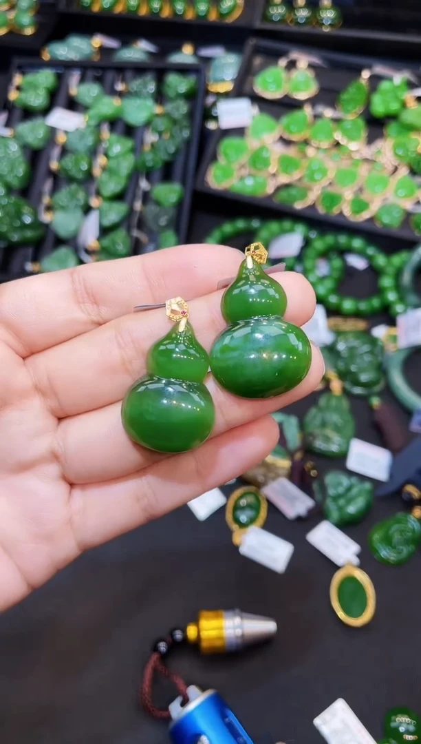 和田玉18K金镶嵌吊坠(赠链)35MM 多样性发一