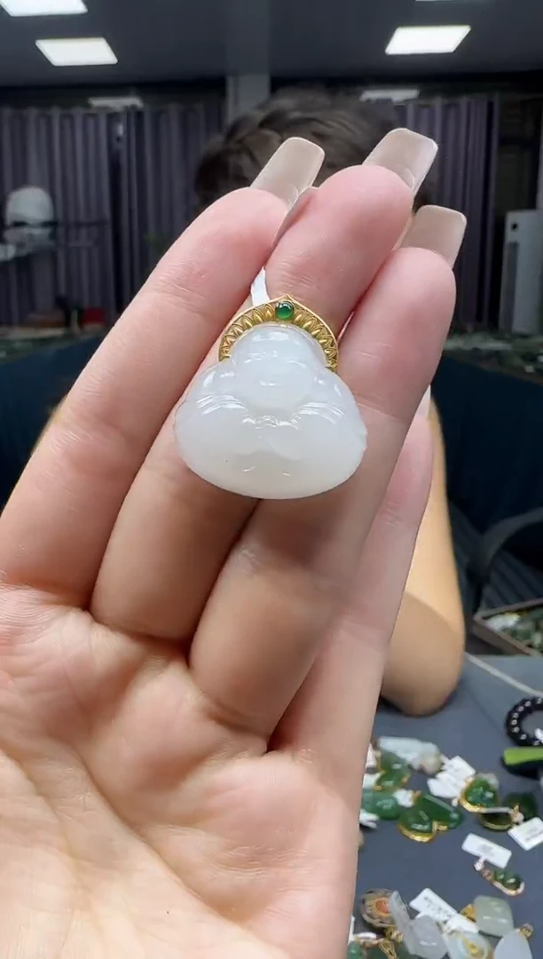 和田玉18K金镶嵌挂件1