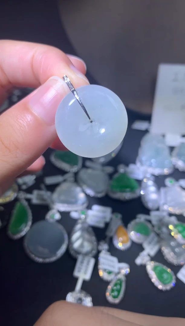 吊坠(不含链)18K金镶嵌翡翠吊坠