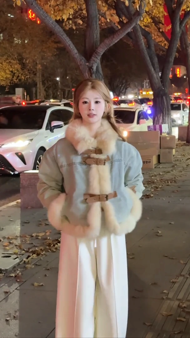 2025秋冬新款韩系减龄穿搭毛领拼接加厚牛仔外套高腰显瘦阔腿裤子