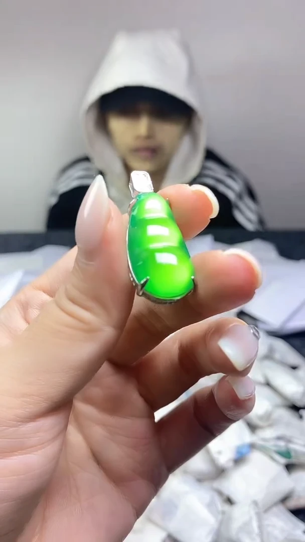满色吊坠  所见即所得！