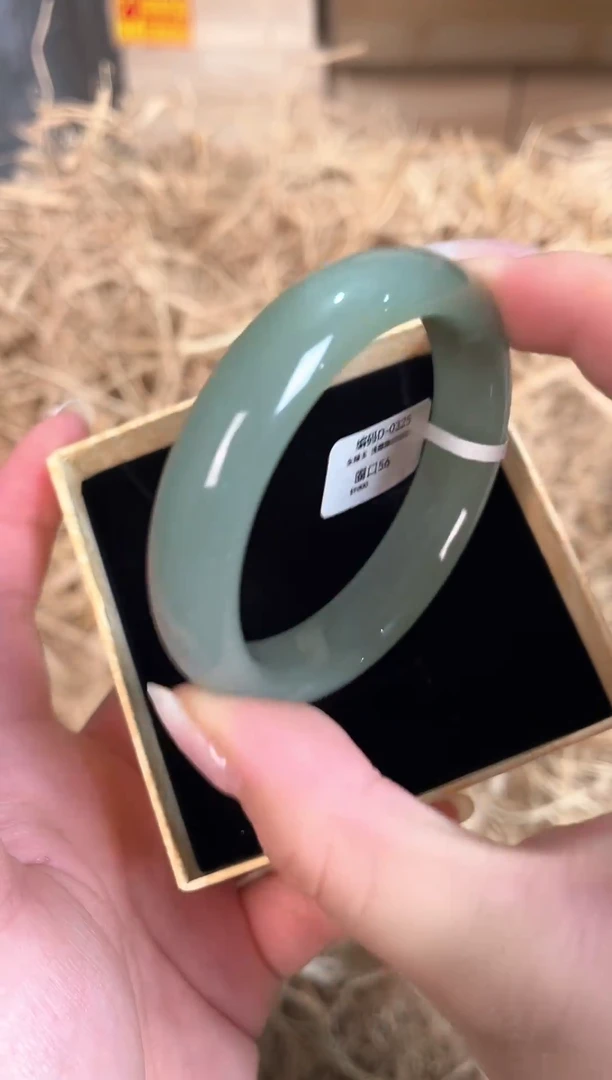 未镶嵌手镯石英质玉编码D-0325