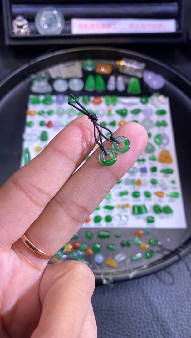 未镶嵌挂件翡翠圈