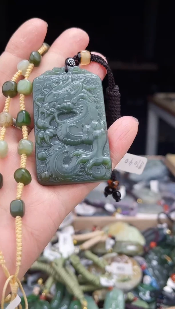 颈饰未镶嵌和田玉1