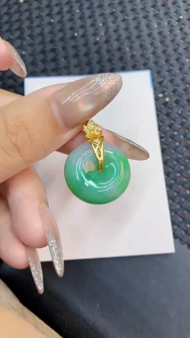 颈饰未镶嵌翡翠1