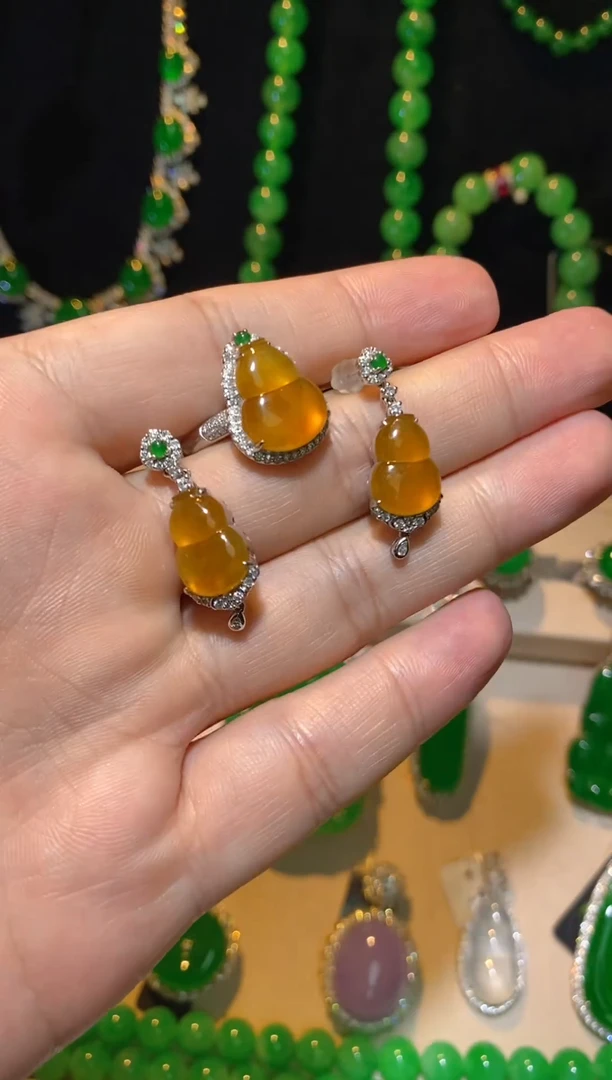 18K金镶嵌戒指翡翠翡翠戒指套装