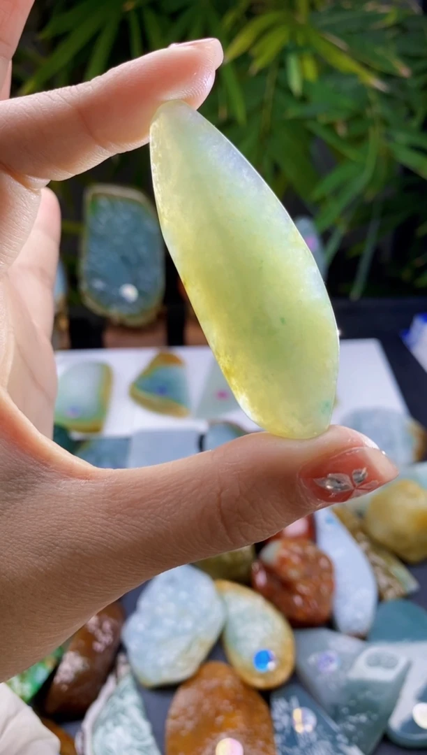 【闪购商品】定制翡翠未镶嵌翡翠