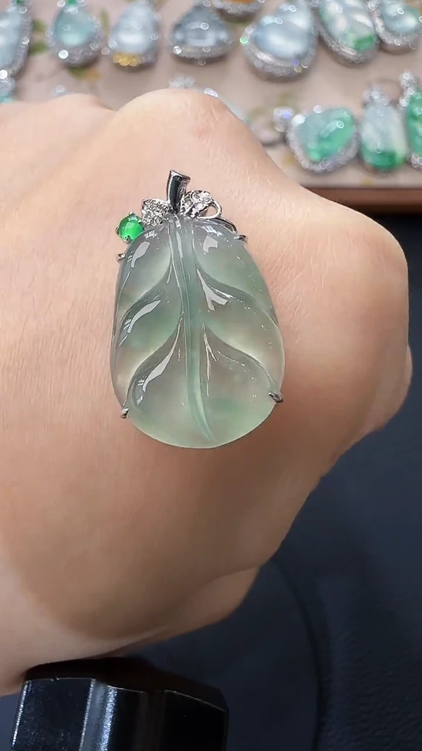 翡翠18K金镶嵌吊坠(不含链)12