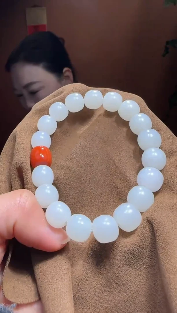 颈饰未镶嵌和田玉小*蚁手串