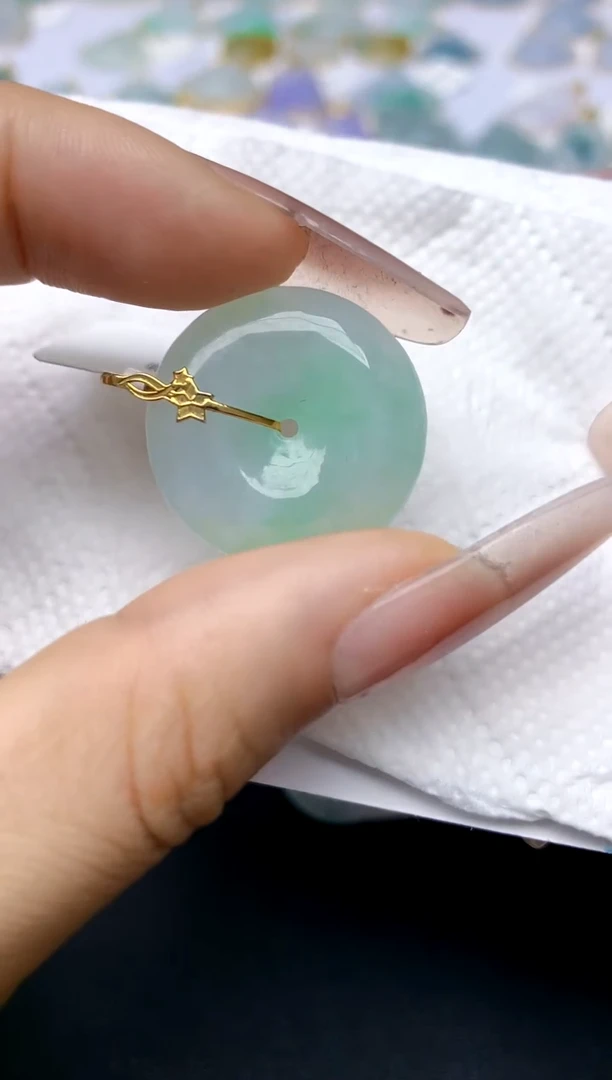 翡翠18K金镶嵌颈饰天然A货翡翠