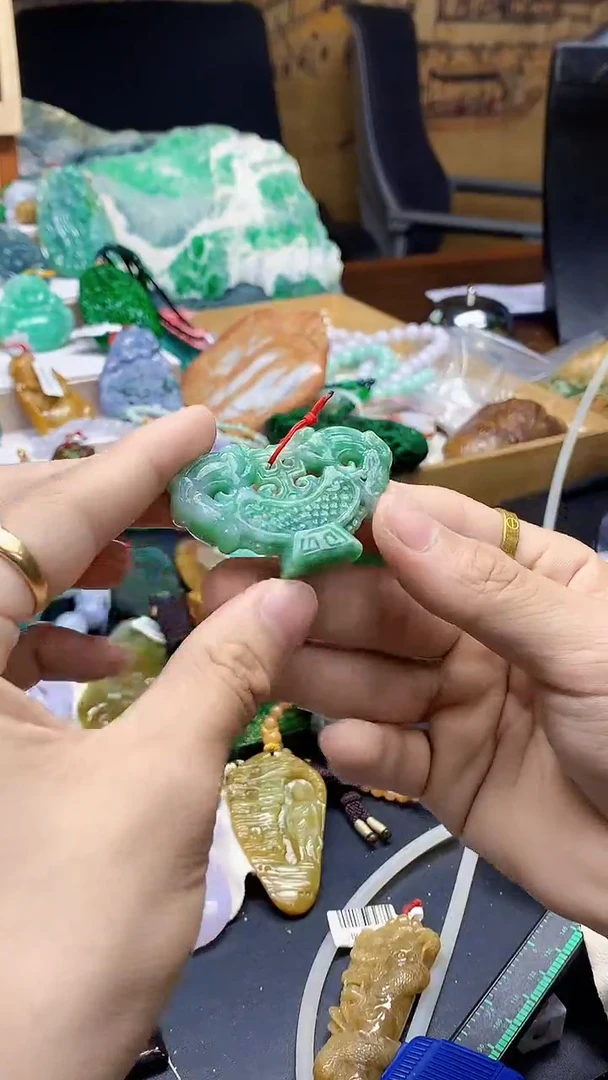 颈饰未镶嵌翡翠天然A货翡翠