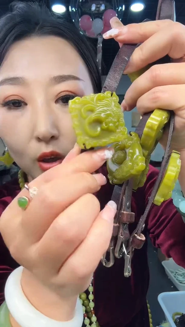 【闪购商品】岫玉手链未镶嵌黄金玉手牌随机发货其中一个