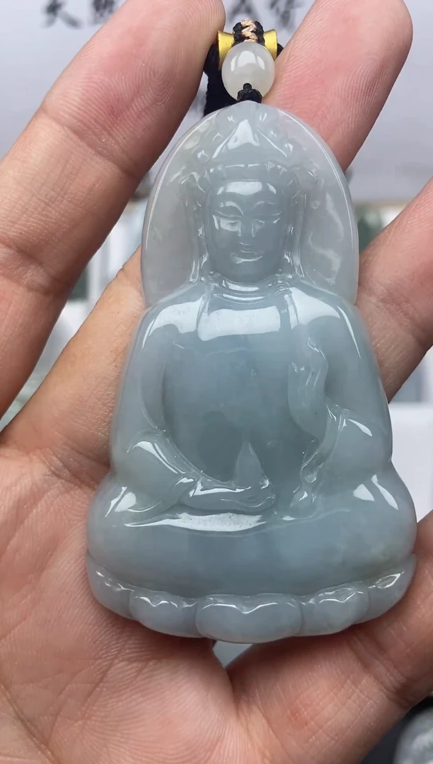 颈饰未镶嵌翡翠素衣观音
