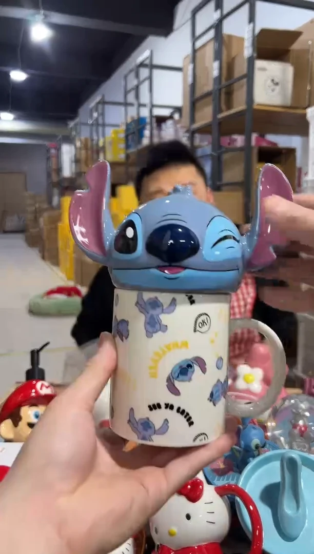 【闪购商品】杯原盒史迪仔满印带盖杯