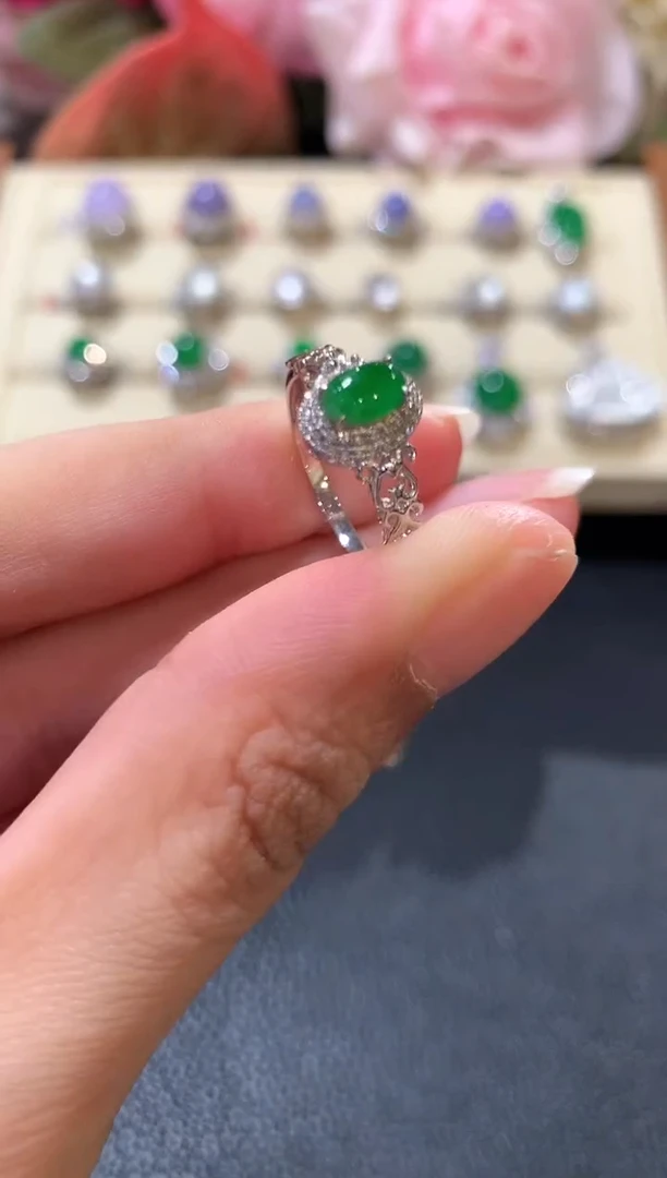 18K金镶嵌戒指翡翠z5