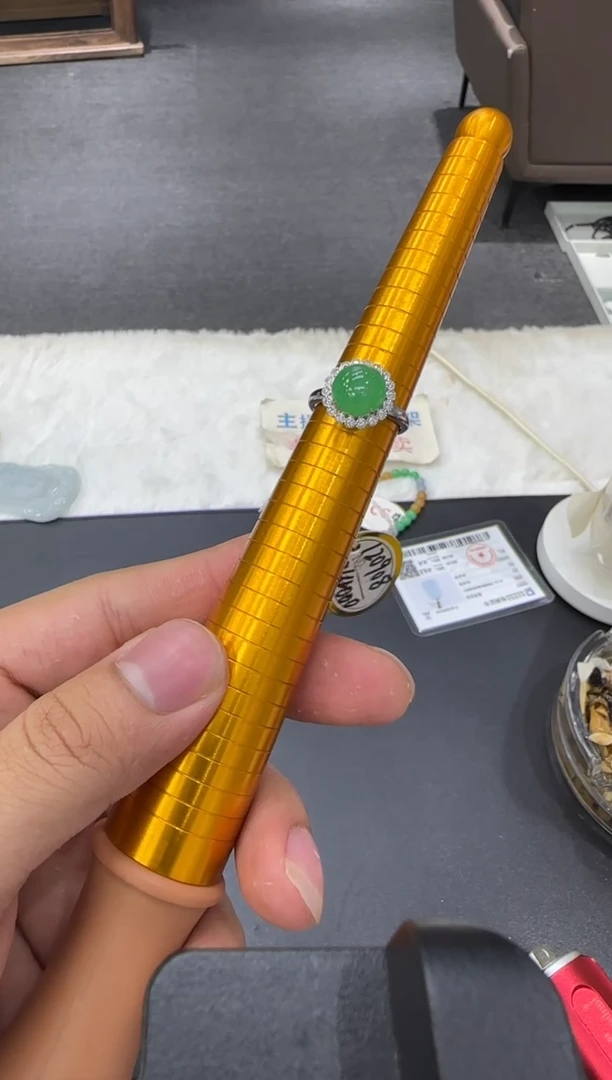 颈饰未镶嵌翡翠胡**?天然翡翠A货孤品一件