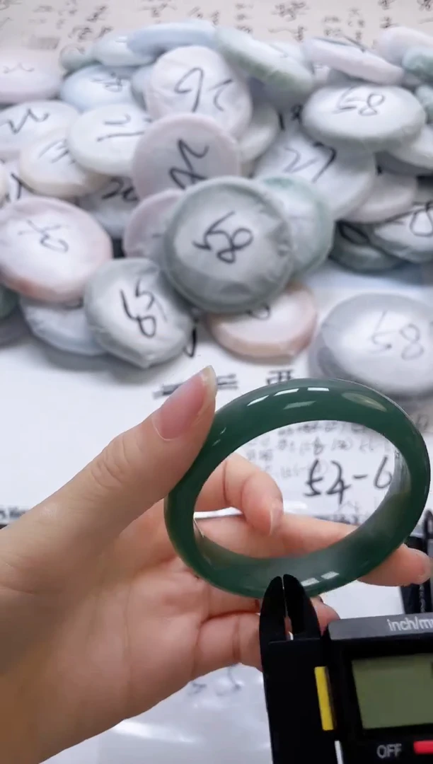 未镶嵌手镯石英质玉209-56