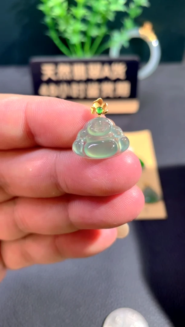 颈饰18K金镶嵌翡翠翡翠