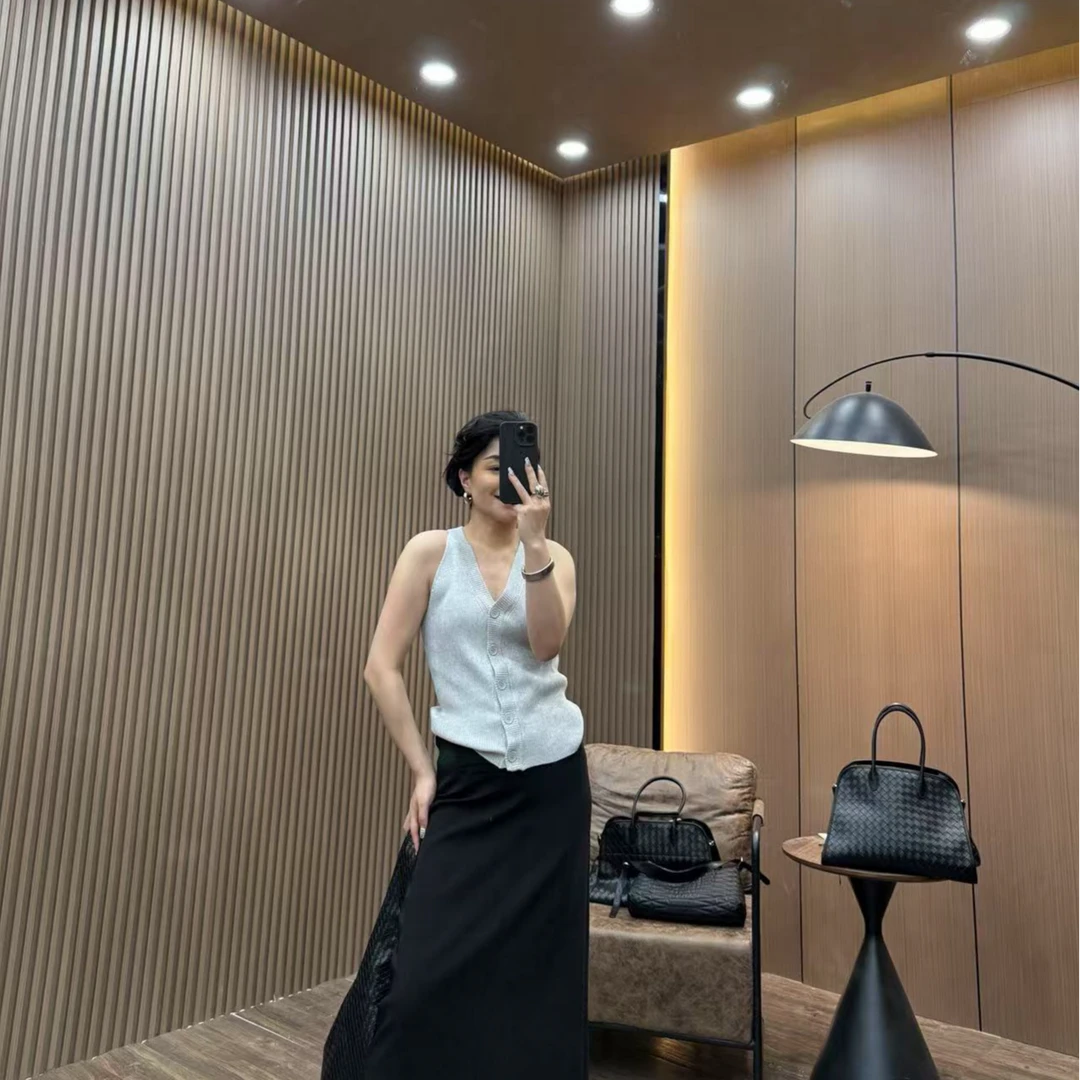 美丽定制极简气质挂脖背心160斤以内