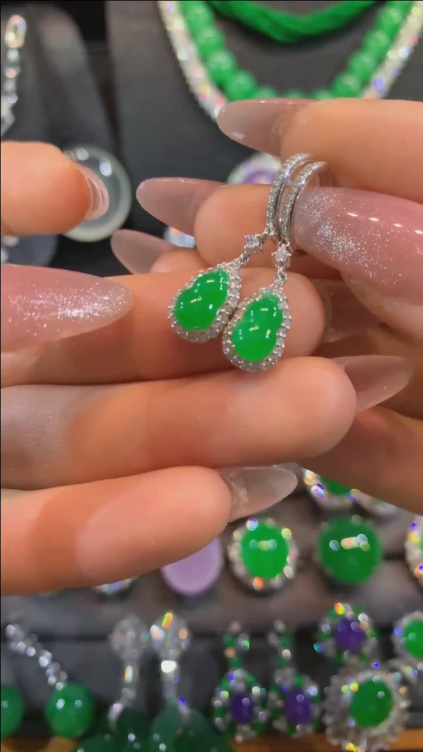 【闪购商品】翡翠耳饰18K金镶嵌耳饰