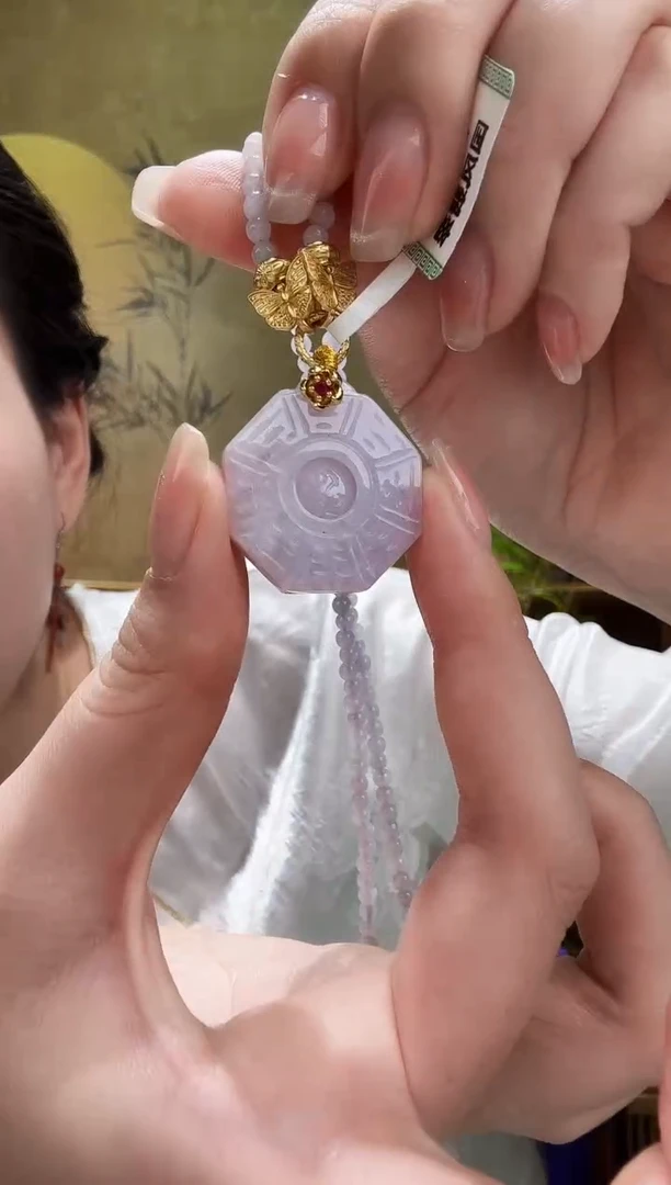 颈饰未镶嵌翡翠吊坠