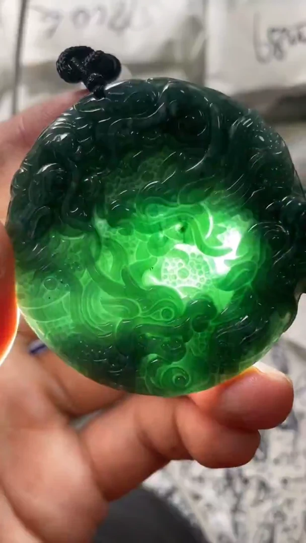 颈饰未镶嵌翡翠8