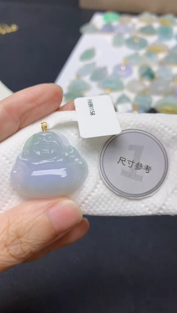 翡翠18K金镶嵌颈饰天然缅甸A货翡翠